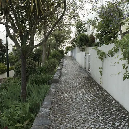 Happily Ever Lisbon-3